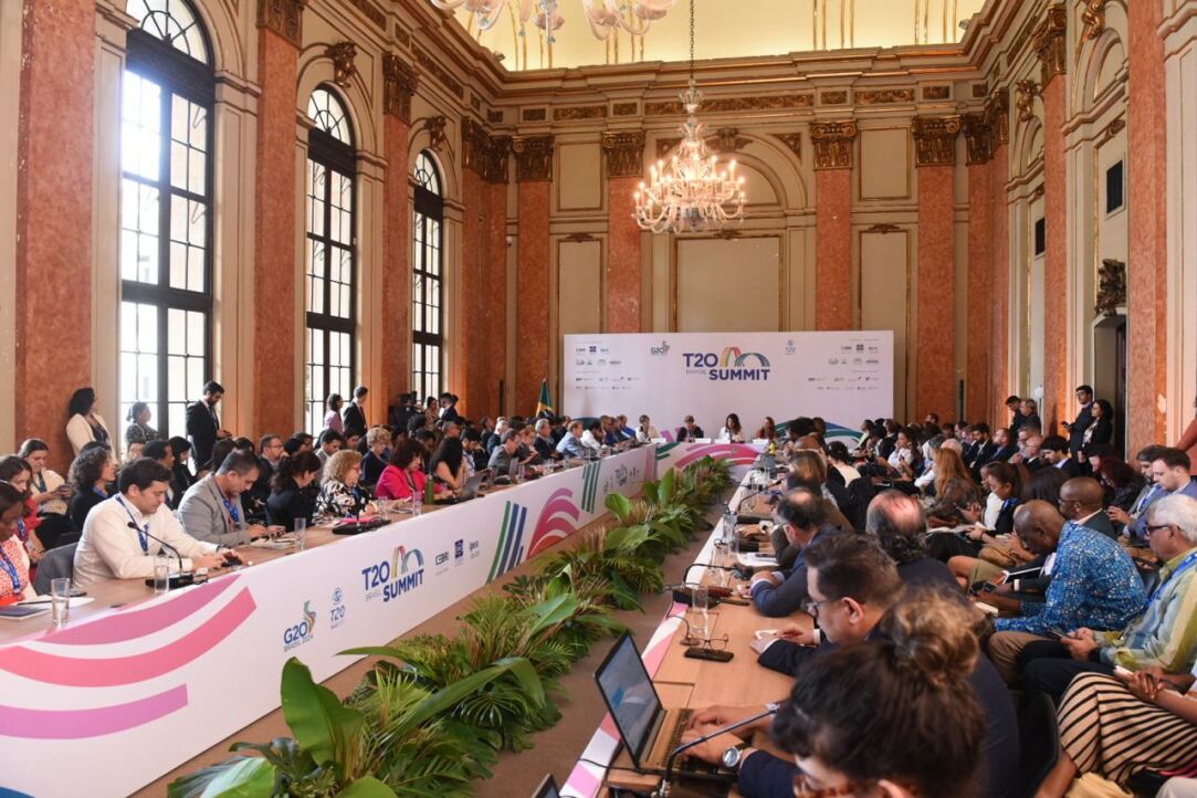 Игорь Макаров принял участие в работе саммита "Экспертной двадцатки" Игорь Макаров принял участие в работе саммита "Экспертной двадцатки"